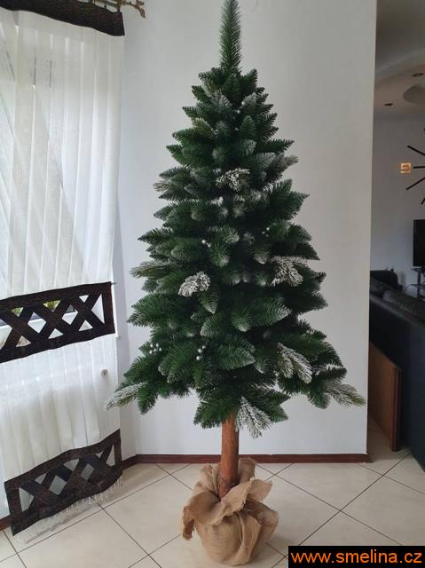  Výrobce umělých vánočních stromků 